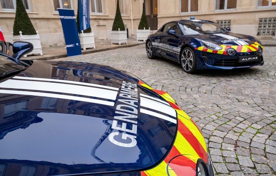 アルピーヌ A110 のフランス憲兵隊ポリスカー仕様車《photo by Alpine》