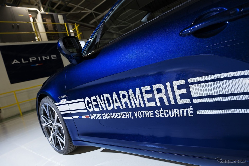 アルピーヌ A110 のフランス憲兵隊ポリスカー仕様車《photo by Alpine》