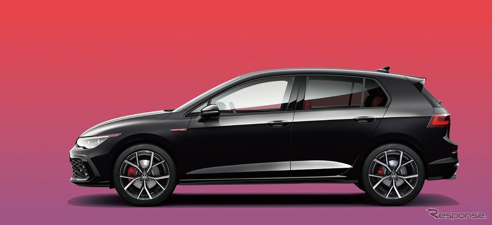 VW ゴルフ GTI(ディープブラックパールエフェクト)《写真提供 フォルクスワーゲングループジャパン》