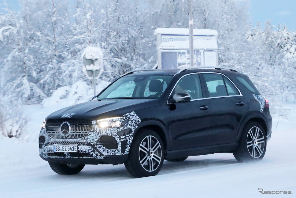メルセデスベンツ GLE 改良新型プロトタイプ(スクープ写真)《APOLLO NEWS SERVICE》
