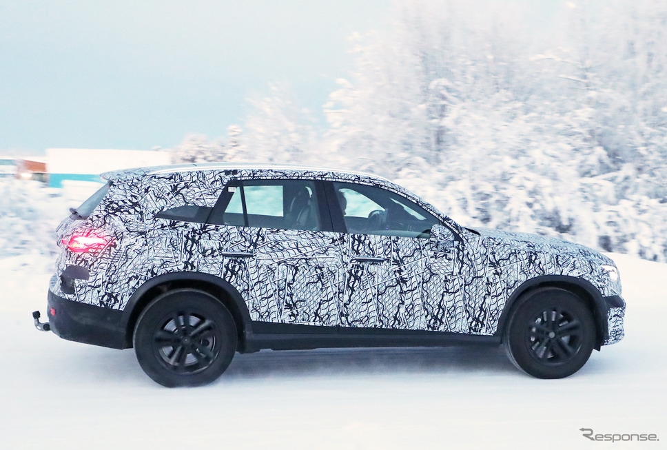メルセデスベンツ GLC 次期型プロトタイプ(スクープ写真)《APOLLO NEWS SERVICE》