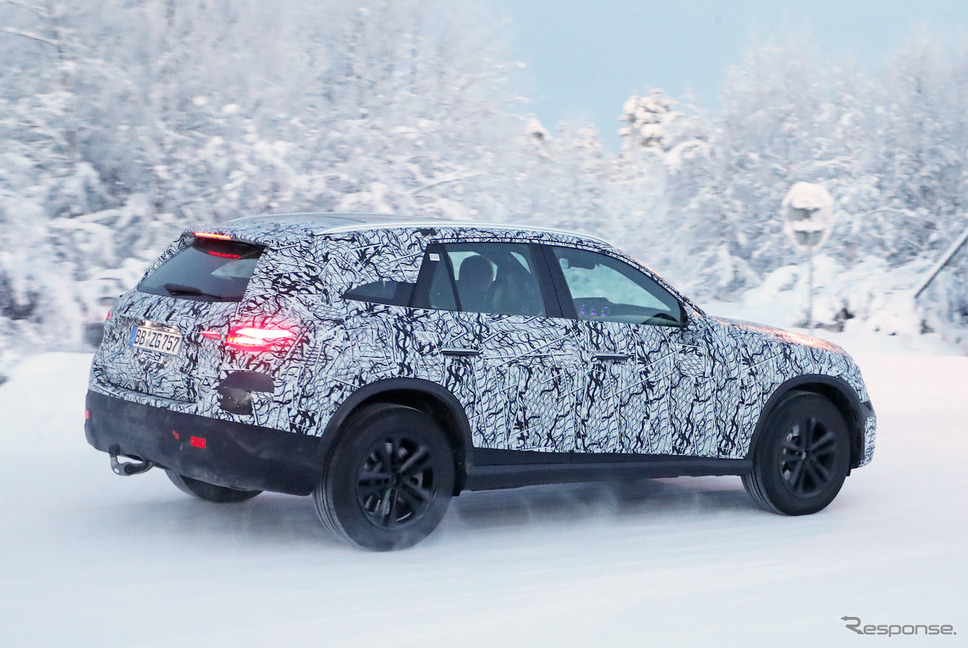 メルセデスベンツ GLC 次期型プロトタイプ(スクープ写真)《APOLLO NEWS SERVICE》