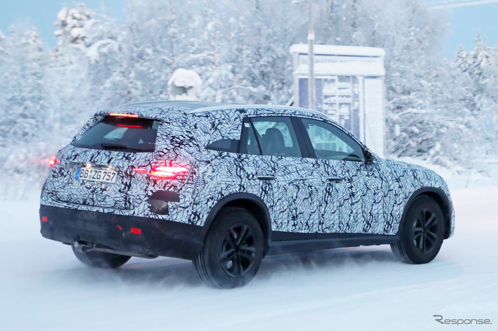 メルセデスベンツ GLC 次期型プロトタイプ(スクープ写真)《APOLLO NEWS SERVICE》
