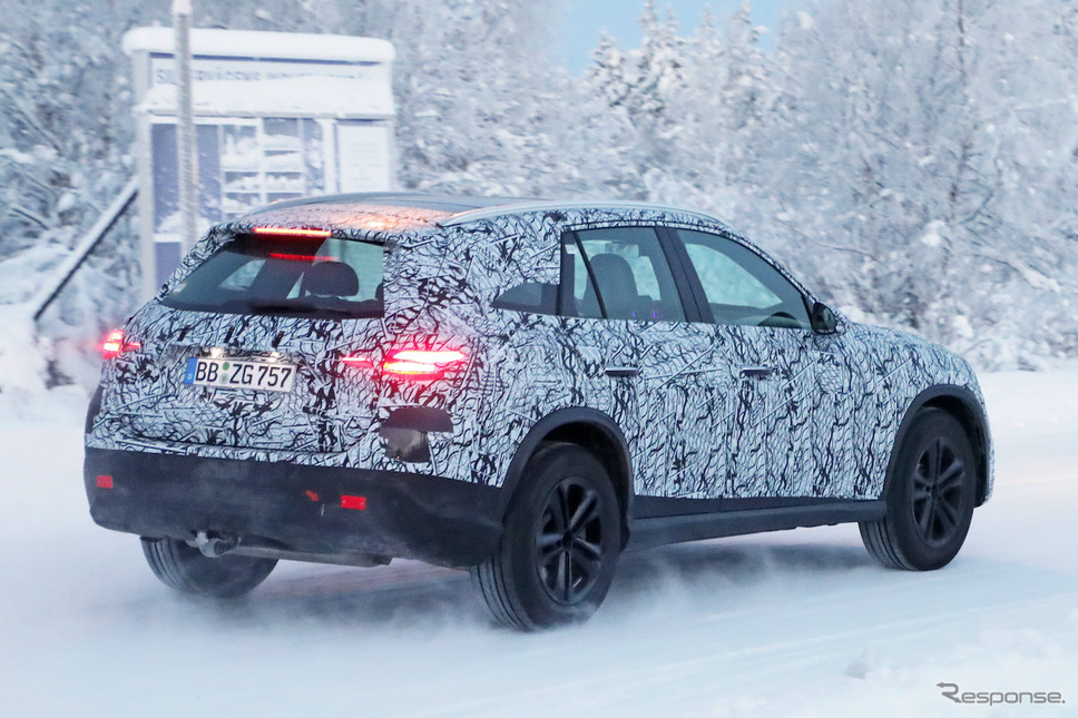 メルセデスベンツ GLC 次期型プロトタイプ(スクープ写真)《APOLLO NEWS SERVICE》