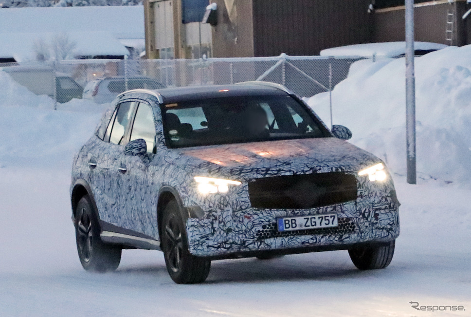 メルセデスベンツ GLC 次期型プロトタイプ(スクープ写真)《APOLLO NEWS SERVICE》