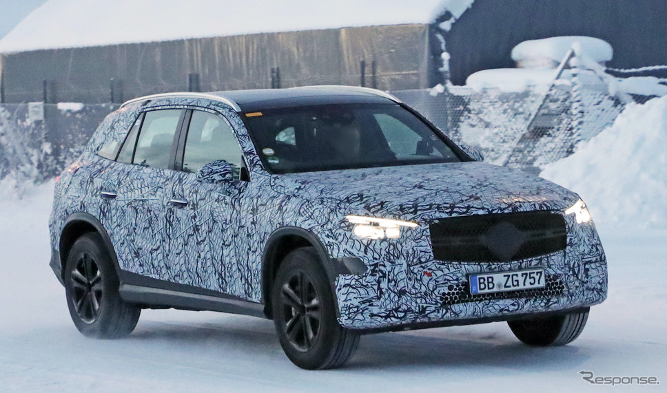 メルセデスベンツ GLC 次期型プロトタイプ(スクープ写真)《APOLLO NEWS SERVICE》