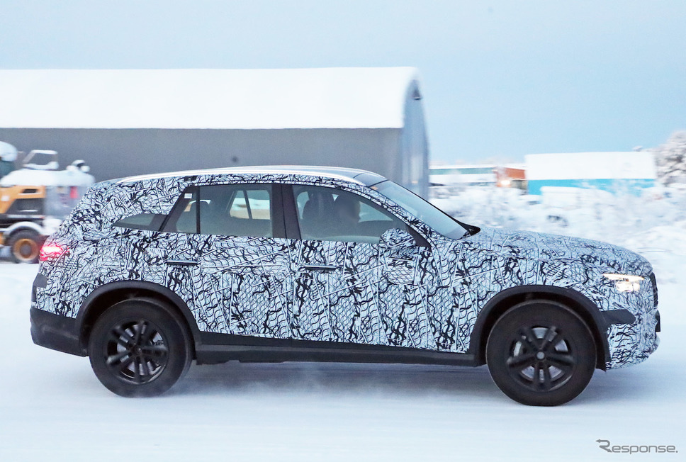 メルセデスベンツ GLC 次期型プロトタイプ(スクープ写真)《APOLLO NEWS SERVICE》