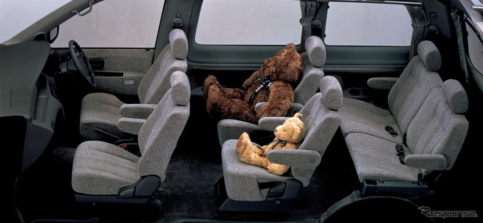 トヨタ・タウンエースノア(1996年)《写真提供 トヨタ自動車》