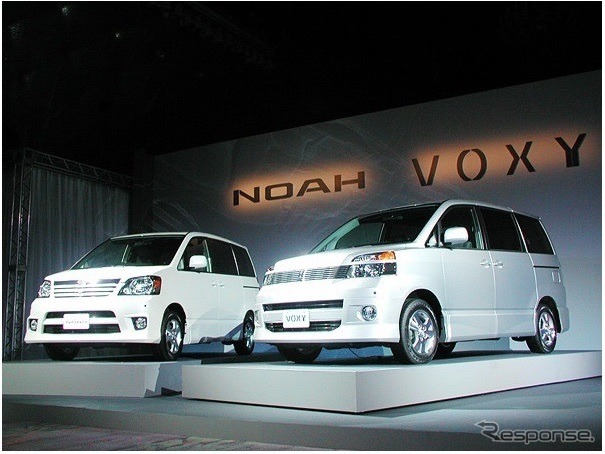 トヨタ・ノア&ヴォクシー(2004年マイナーチェンジ)《写真提供 トヨタ自動車》