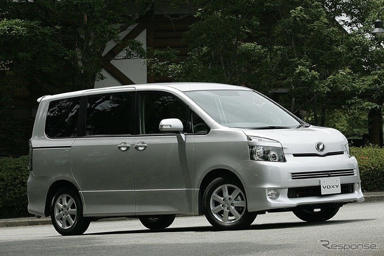 トヨタ・ヴォクシー(2007年)《写真提供 トヨタ自動車》