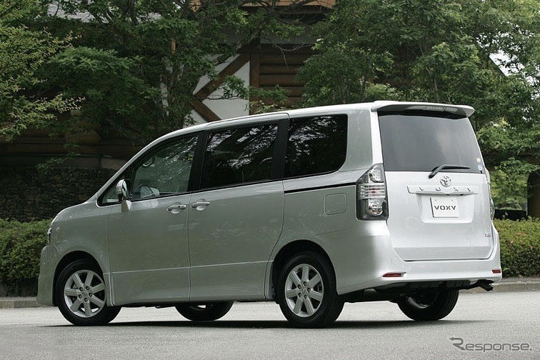 トヨタ・ヴォクシー(2007年)《写真提供 トヨタ自動車》