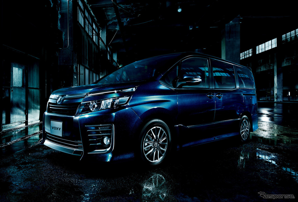 トヨタ・ヴォクシー(2014年)《写真提供 トヨタ自動車》