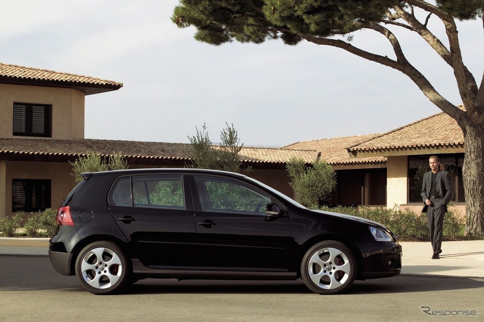 5代目VWゴルフGTI(2004年)。5ドアボディにも設定された。《photo by VW》