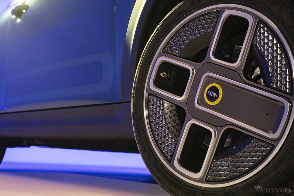 MINI クーパー SE 改良新型《photo by MINI》