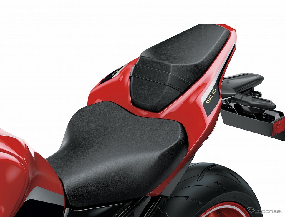 カワサキ Z900 50thアニバーサリー:上質感を高めるシボ入りの専用シート表皮《写真提供 カワサキモータースジャパン》