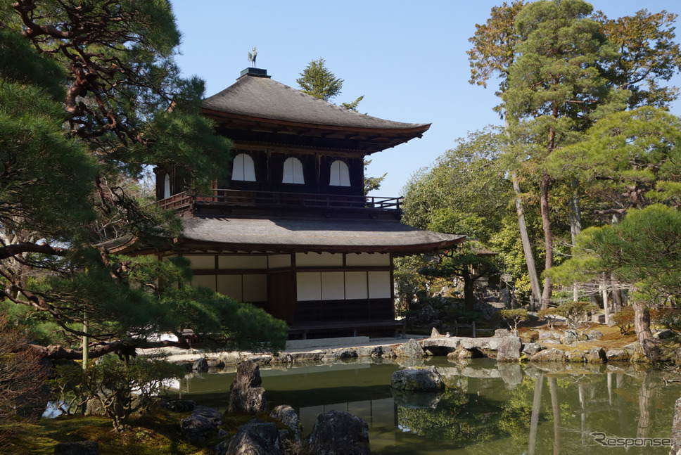 銀閣寺を訪問。これほどまでに人影のない京都を次に見られるのはどのくらい後のことだろうか。《写真撮影 井元康一郎》