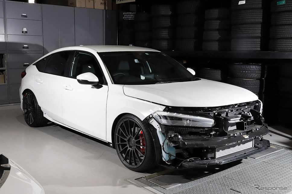BLITZにて開発中のHONDA シビック《PHOTO:小林岳夫》
