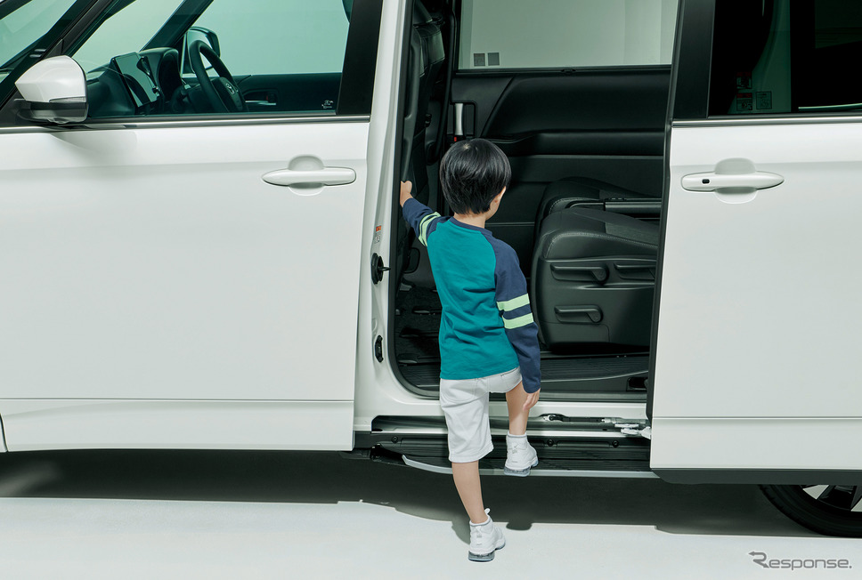 ロングアシストグリップ《写真提供 トヨタ自動車》