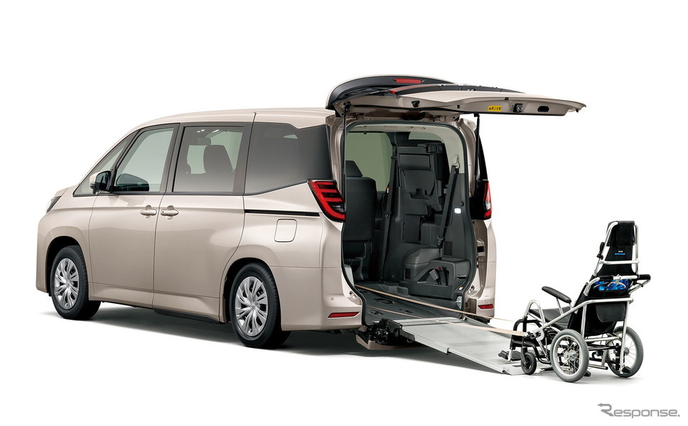 トヨタ ウェルキャブ ノア(車いす仕様車 タイプII)《写真提供 トヨタ自動車》