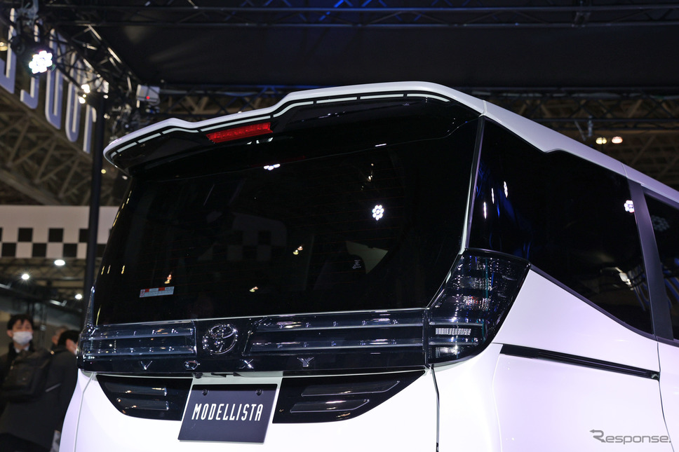 モデリスタ・ヴォクシー(東京オートサロン2022)《写真撮影 愛甲武司》