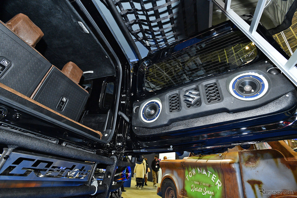 NATS自動車大学校の学生が制作した5ドアのジムニー『NATS JIMNY kimun kamy』(東京オートサロン2022)《写真撮影 野口岳彦》