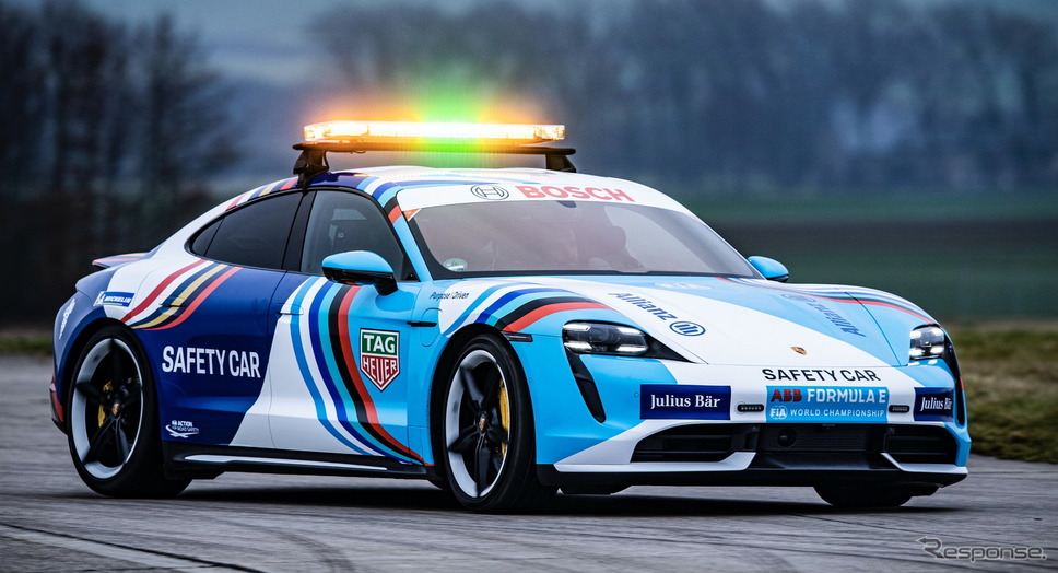 ポルシェ・タイカン 「ターボS」のフォーミュラEセーフティカー《photo by Porsche》
