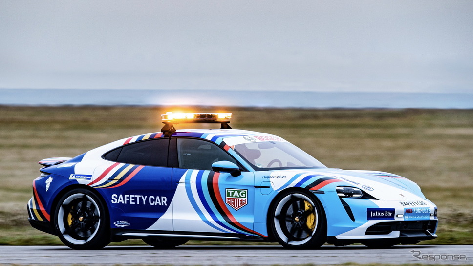 ポルシェ・タイカン 「ターボS」のフォーミュラEセーフティカー《photo by Porsche》