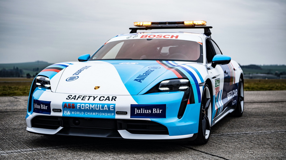 ポルシェ・タイカン 「ターボS」のフォーミュラEセーフティカー《photo by Porsche》