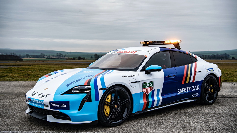 ポルシェ・タイカン 「ターボS」のフォーミュラEセーフティカー《photo by Porsche》