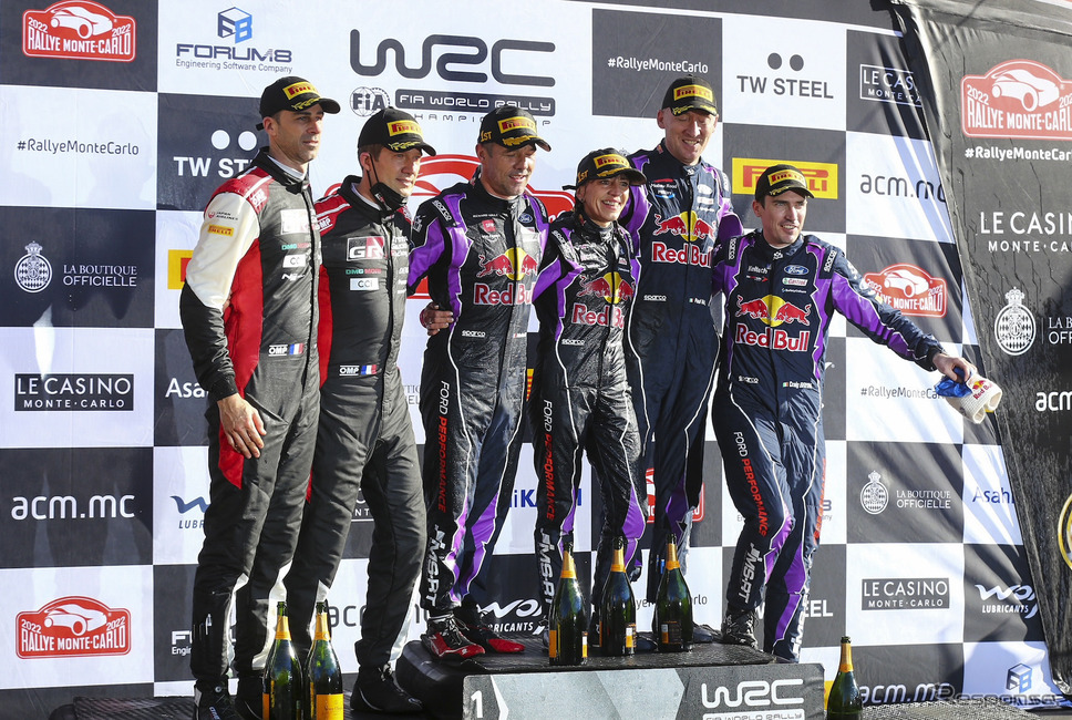 2022年WRC開幕戦モンテカルロの表彰台。中央右は優勝コ・ドライバーのイザベル・ガルミッシュ（女性）。《Photo by TOYOTA》
