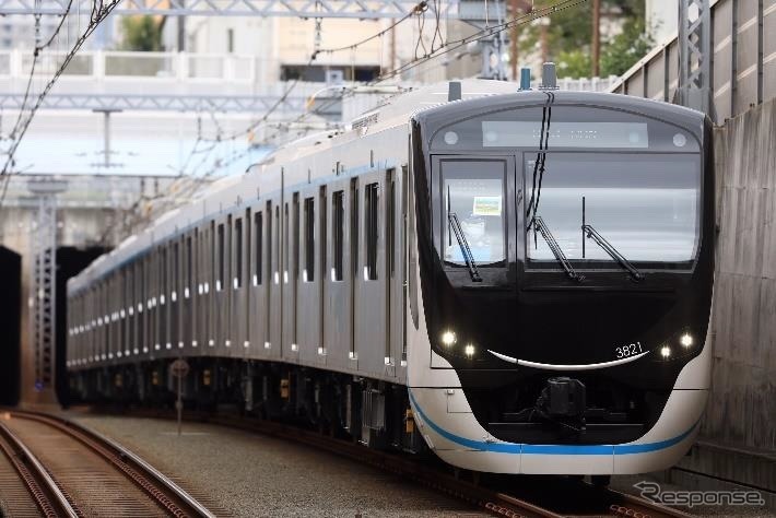 現在は6両編成で運行されている東急3020系。4月上旬には8両化最初の1編成が東京メトロ南北線に乗り入れ、同線の8両化が順次進められる。《写真提供 東急電鉄》