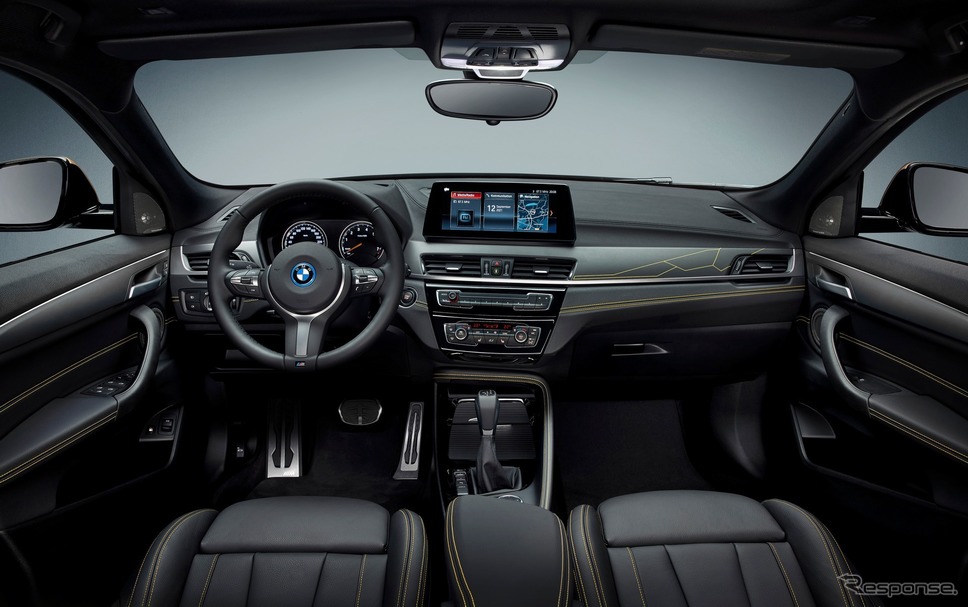 BMW X2 の「エディション・ゴールドプレイ」《photo by BMW》