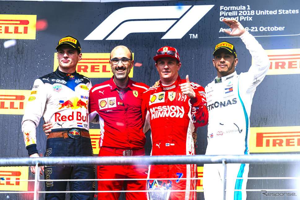 キミ・ライコネン(右から2人目)。F1最終勝利となった2018年アメリカGPの表彰式にて。《Photo by Ferrari》