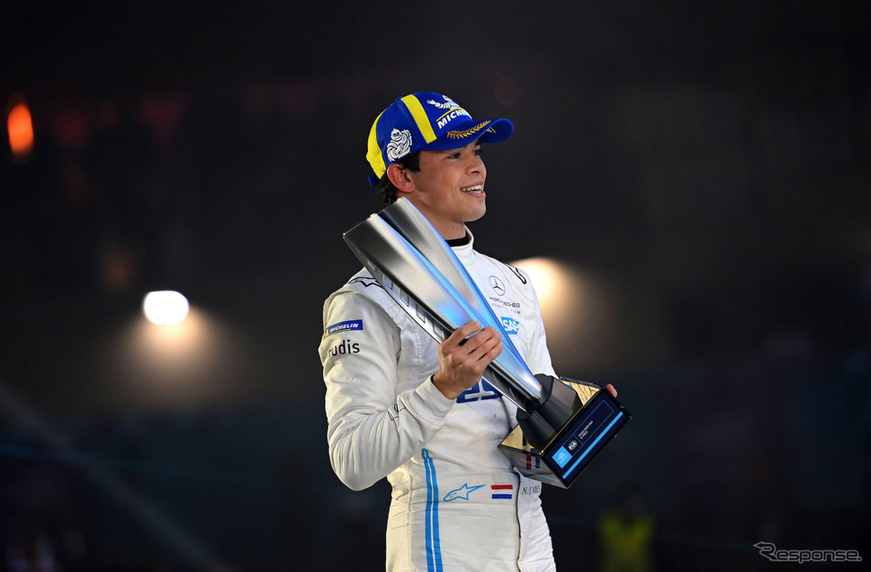 昨季王者のデ・フリーズは2季連続の開幕戦勝利。《Photo by Formula E》
