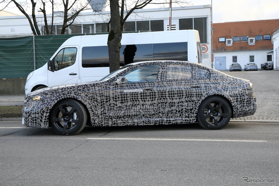 BMW M5セダン 次期型プロトタイプ（スクープ写真）《APOLLO NEWS SERVICE》