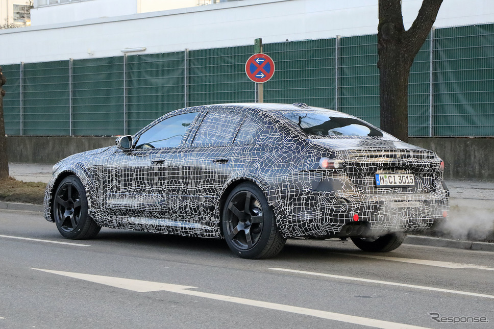 BMW M5セダン 次期型プロトタイプ（スクープ写真）《APOLLO NEWS SERVICE》