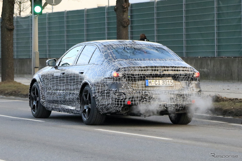 BMW M5セダン 次期型プロトタイプ（スクープ写真）《APOLLO NEWS SERVICE》