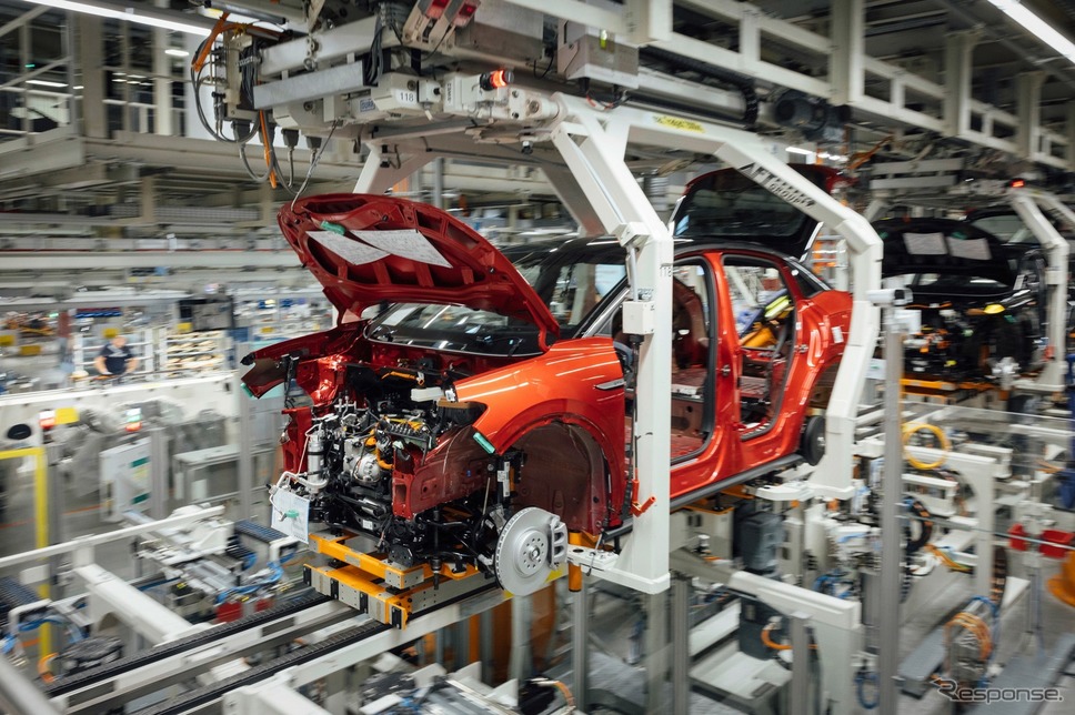 フォルクスワーゲンのドイツ・ツヴィッカウ工場で生産を開始した ID.5 GTX《photo by VW》