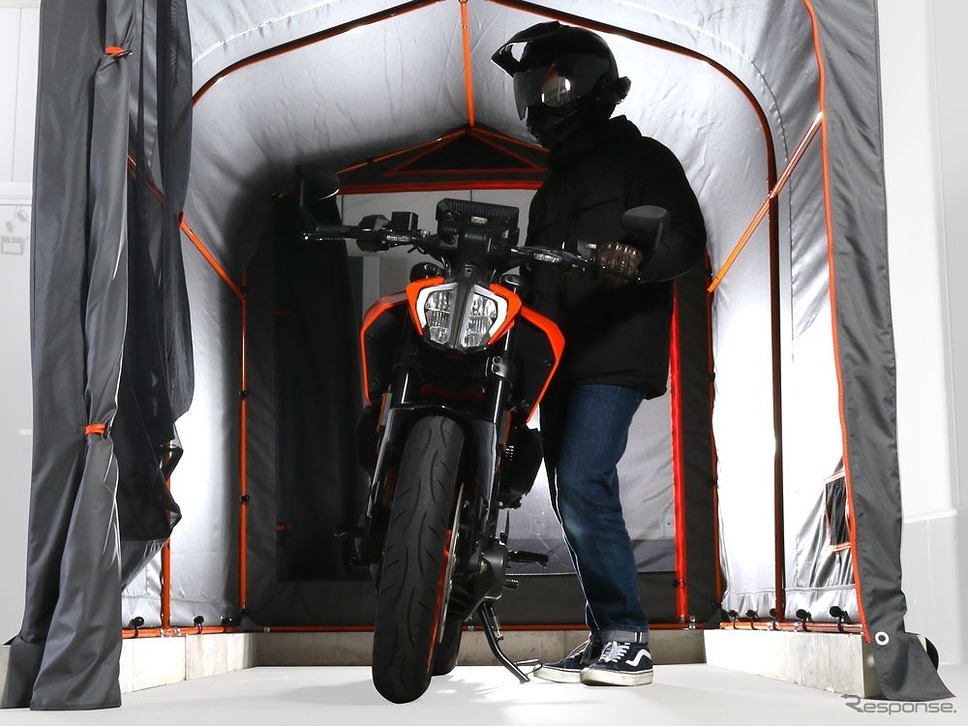 バイクガレージ2450 ブロック DCC625-GY《写真提供 ビーズ》
