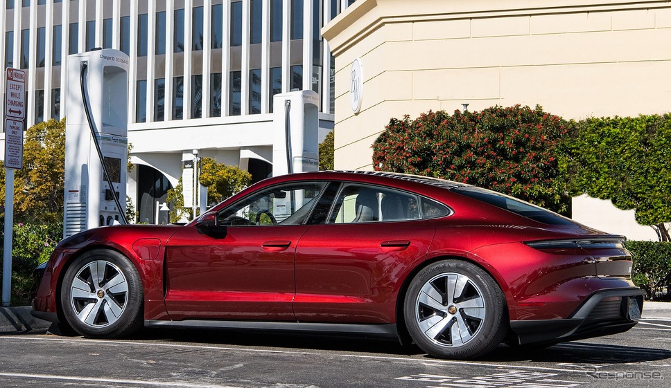 ポルシェ・タイカン のギネスチャレンジ《photo by Porsche》