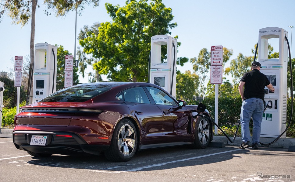 ポルシェ・タイカン のギネスチャレンジ《photo by Porsche》