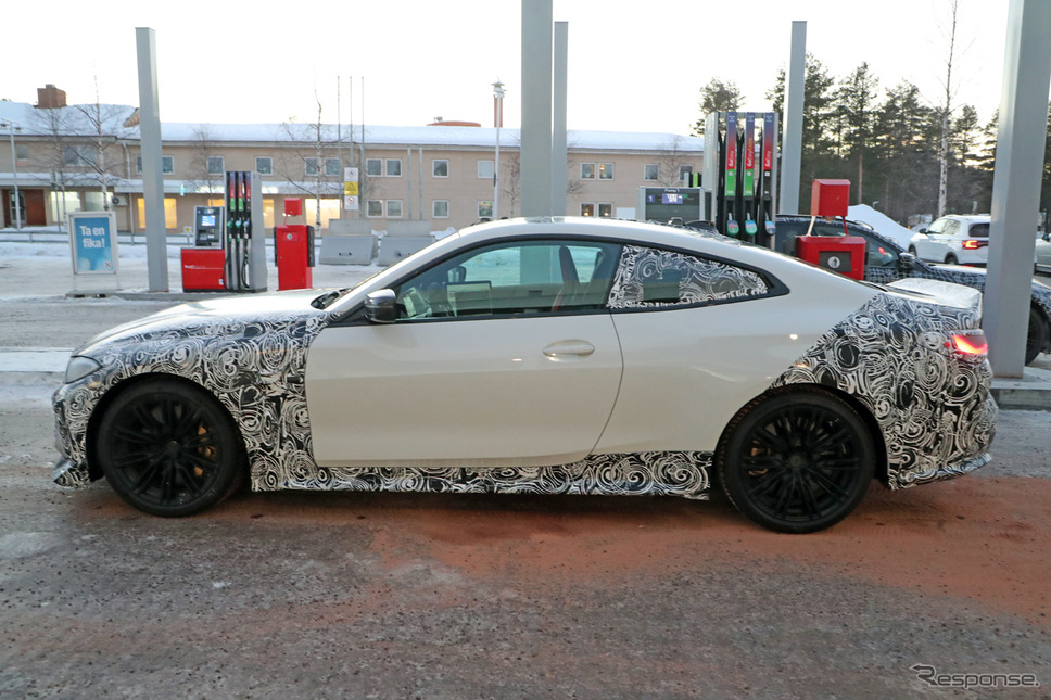 BMW M4 CSL 開発車両(スクープ写真)《APOLLO NEWS SERVICE》