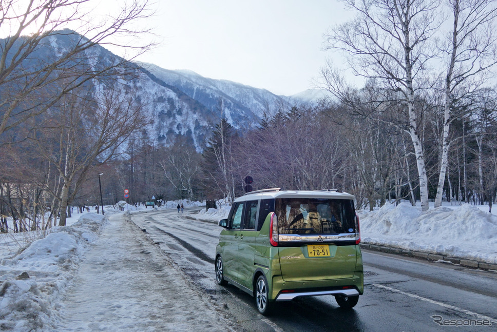 ドライブの最遠到達地は日光湯元。麓から全線にわたって融雪剤が撒かれており、天候が良ければサマータイヤでも行くことは可能。《写真撮影 井元康一郎》