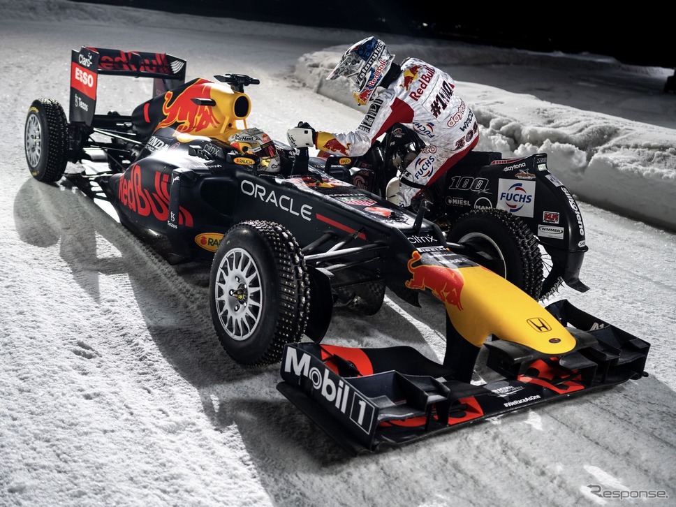マックス・フェルスタッペンが新たなカーナンバー#1をつけて氷上走行《photo by Red Bull》