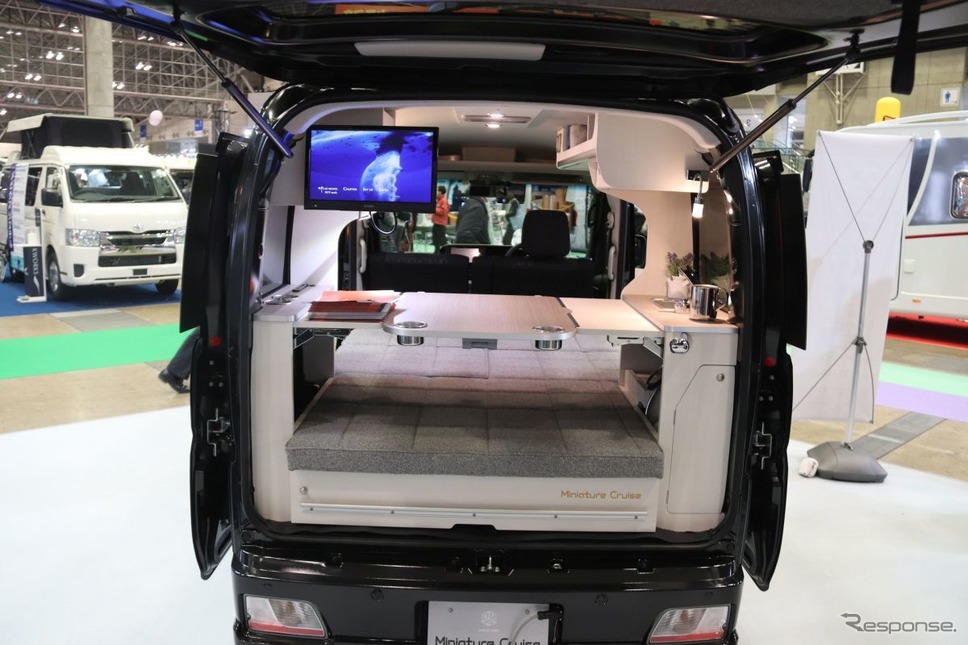 岡モータースのミニチュアクルーズを装備したアトレー新型(ジャパンキャンピングカーショー2022)《写真撮影 中尾真二》