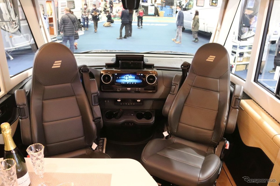 メルセデスベンツのモーターホーム(ジャパンキャンピングカーショー2022)《写真撮影 中尾真二》