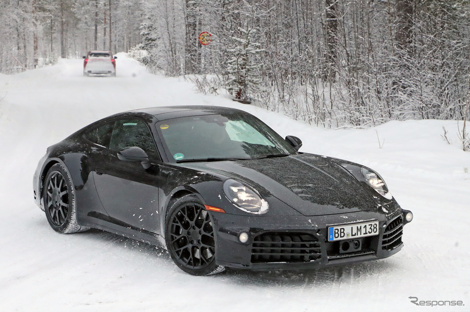 ポルシェ 911 改良新型プロトタイプ(スクープ写真)《APOLLO NEWS SERVICE》