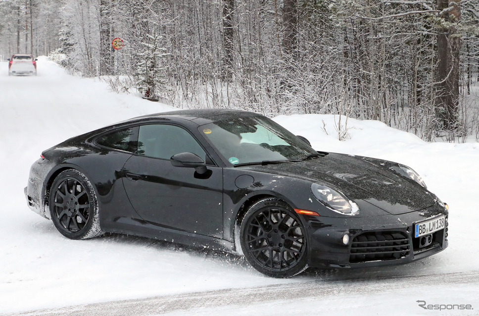ポルシェ 911 改良新型プロトタイプ(スクープ写真)《APOLLO NEWS SERVICE》
