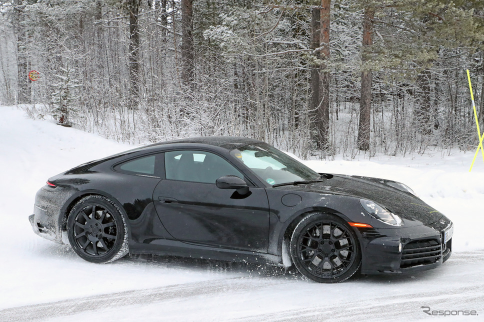 ポルシェ 911 改良新型プロトタイプ(スクープ写真)《APOLLO NEWS SERVICE》