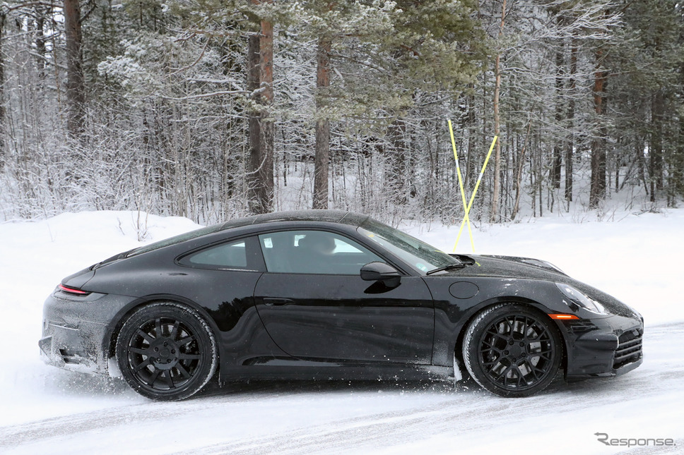 ポルシェ 911 改良新型プロトタイプ(スクープ写真)《APOLLO NEWS SERVICE》